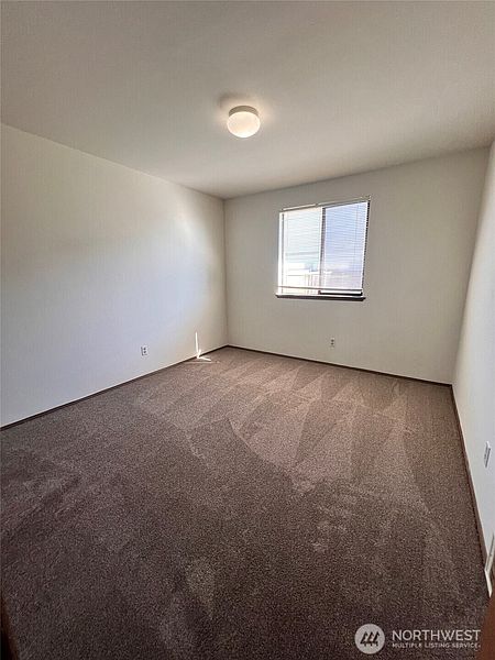 4th image of 930 S 22nd Court