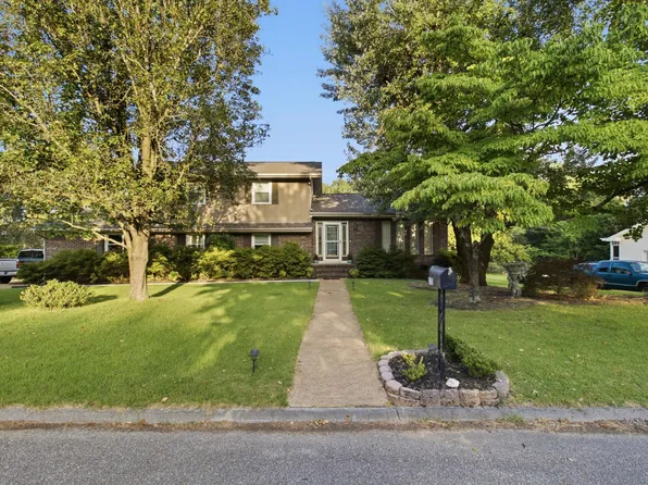 6700 Moss Lake Dr, Hixson, TN 37343