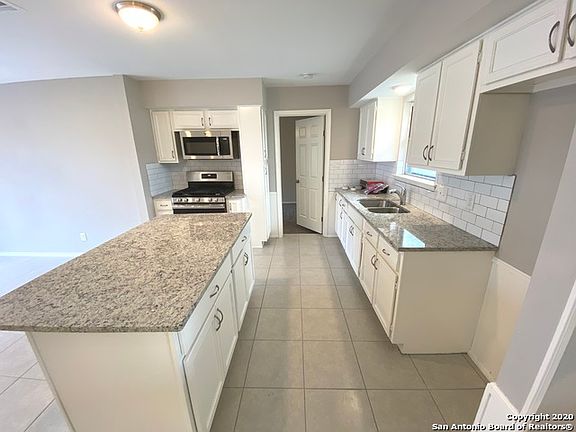4th image of 5003 Village Ct