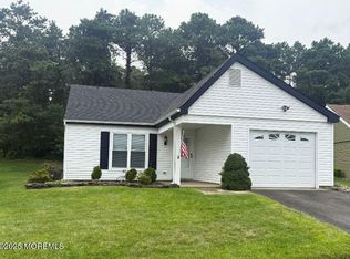 27 Maidstone Way, Manchester, NJ 08759