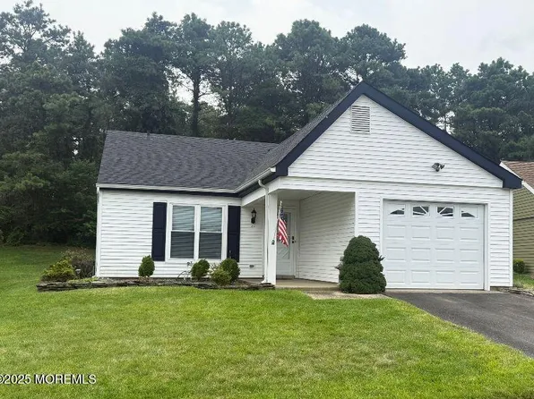 27 Maidstone Way, Manchester, NJ 08759