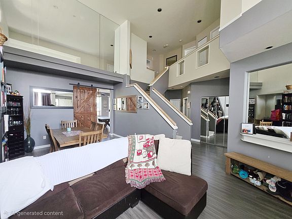 3rd image of 2646 Thames Cres