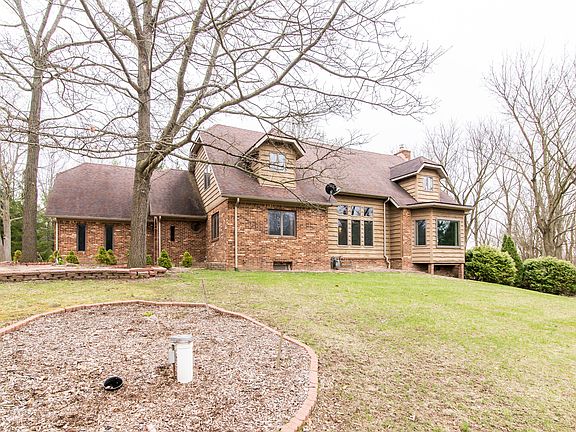 5th image of 9675 Nabozny Dr