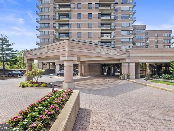 2nd image of 1100 Lovering Ave APT 1604
