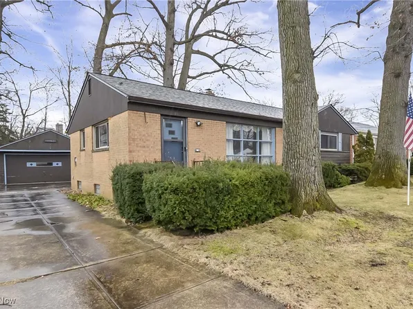 589 Woodlane Dr, Bay Village, OH 44140