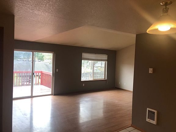 2nd image of 320 W 6th St