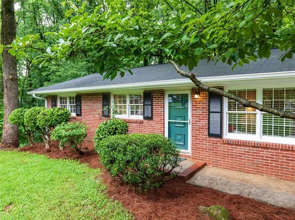 3271 E Castle Ct, Decatur, GA 30033