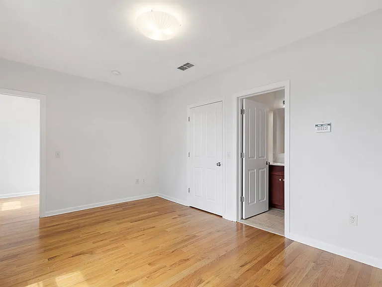 24-1 Ash St #1 — Photo 11