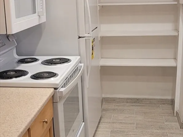 70 Webster St APT 104, Weymouth, MA 02190
