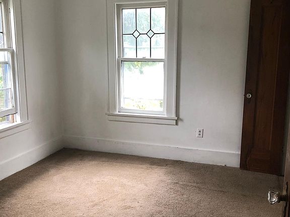 3rd image of 495 Webster Ave