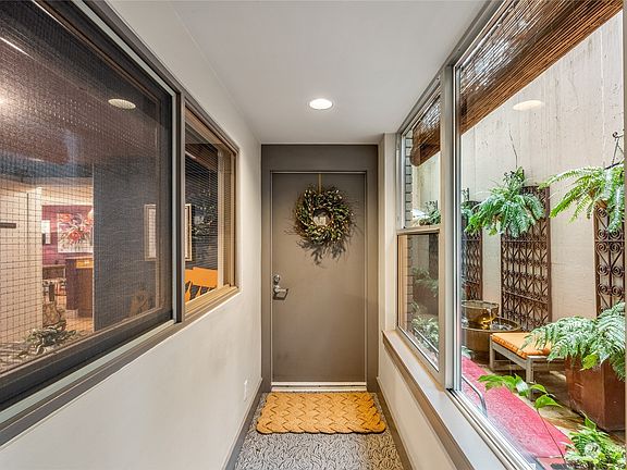 2nd image of 900 Warren Avenue N #104