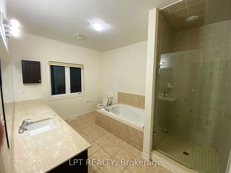 35 Humberstone Cres — Photo 15