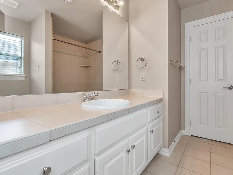14207 Jade Cove Dr — Photo 36