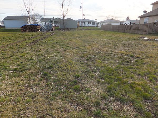 1st image of 612 E Dawnwood Dr