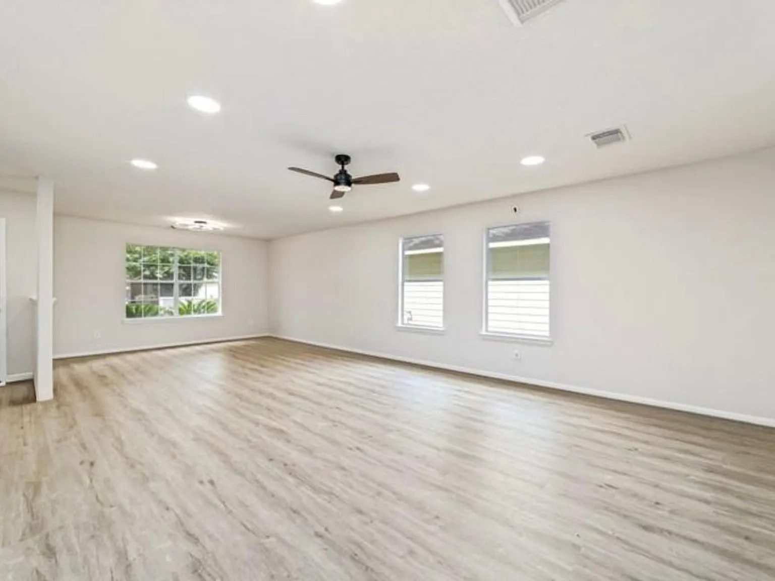 4 bed, 2.5 bath, 2535 sqft, $2,300 — Photo 3