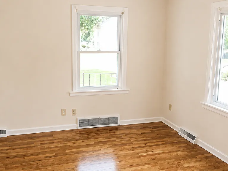 217 W Berry Ave — Photo 5