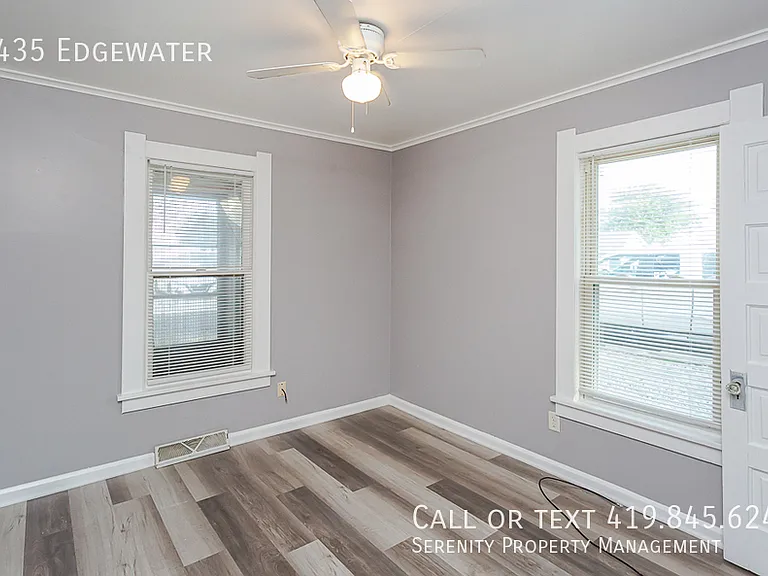 5435 Edgewater Dr — Photo 10