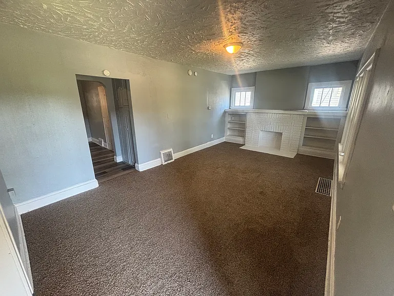681 Moreley Ave — Photo 5