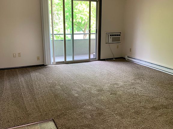 2nd image of 1104 S Jefferson St #301