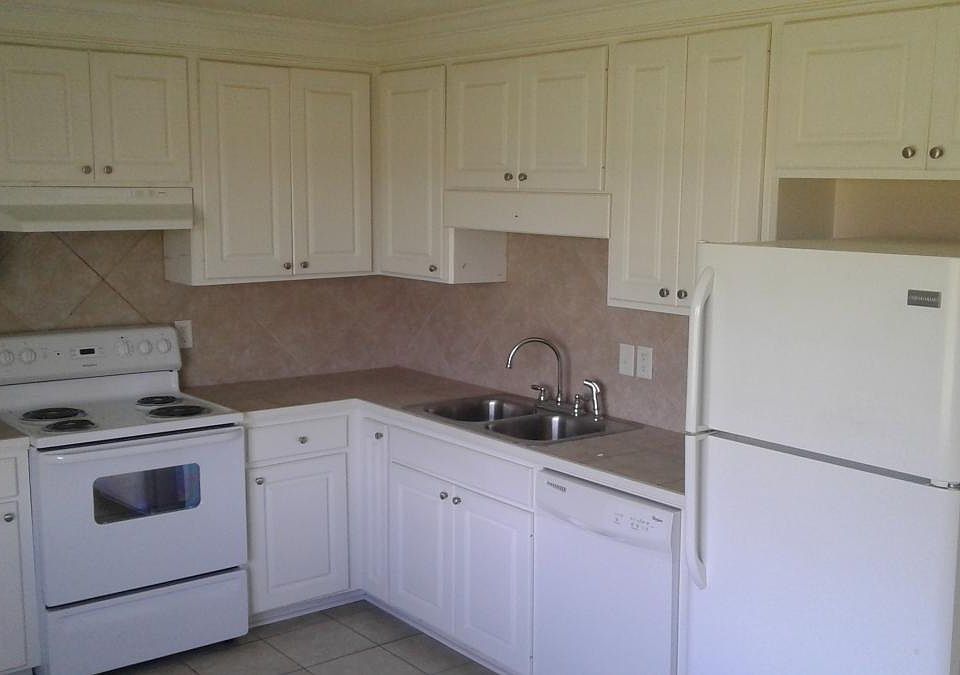 2nd image of 10 Pecan St