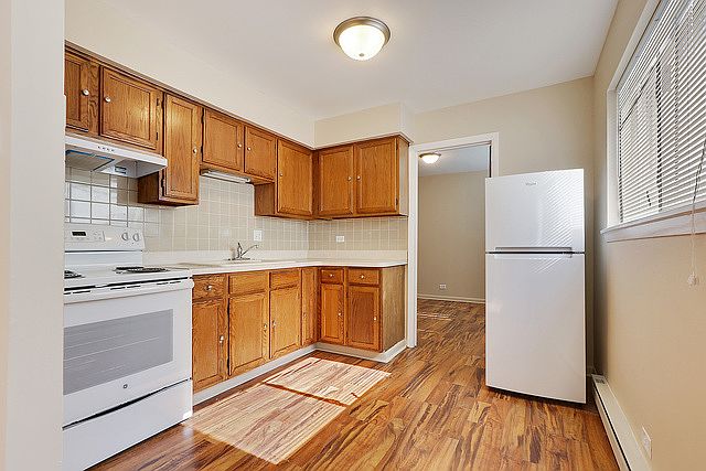 2nd image of 2819 127th St APT 1R