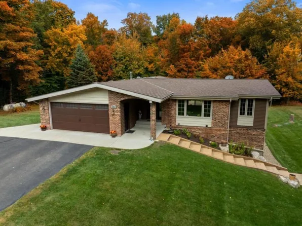 1432 80th St NW, Buffalo, MN 55313