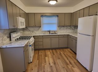 1901 S 15th St #A, Goshen, IN 46526