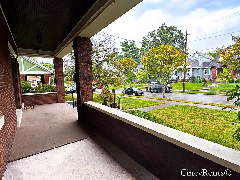 3716 Ault Park Ave — Photo 2
