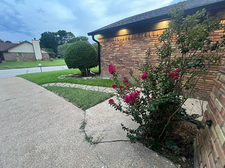 601 N Riverside Dr — Photo 4