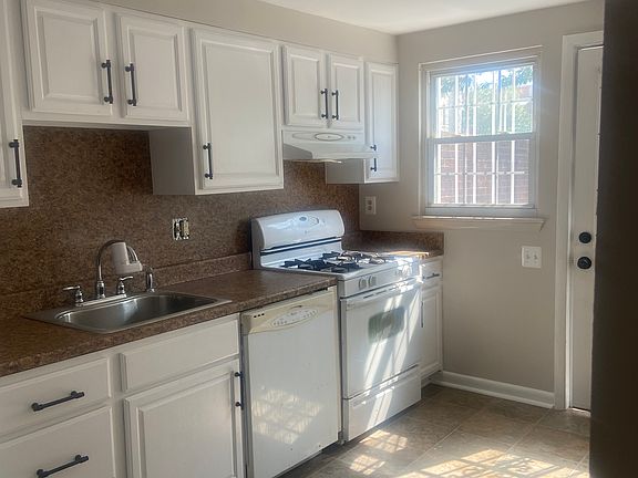 3rd image of 1041 N Central Ave