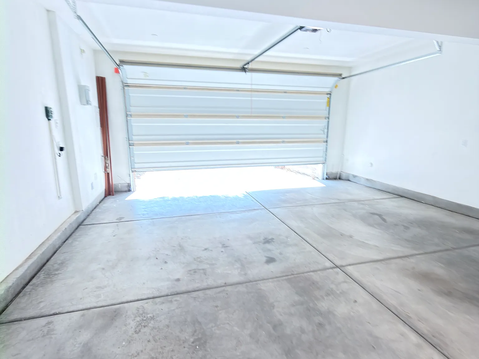 4 bed, 3.5 bath, 2403 sqft, $3,700 — Photo 2