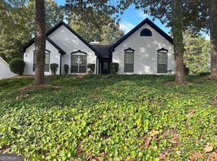 1562 Longwood Dr, Lawrenceville, GA 30043