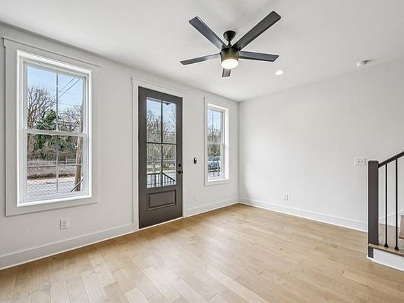 2nd image of 1160 Boulevard Se #4