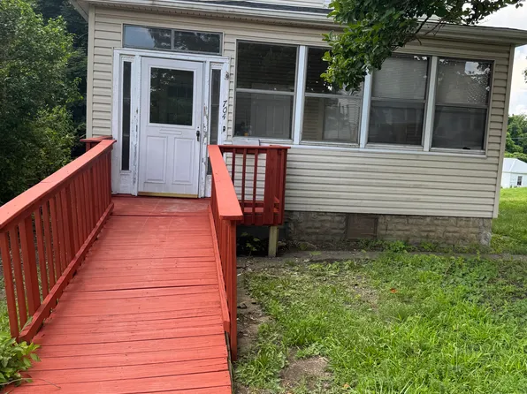 704 Lewis St #1, Brownsville, PA 15417