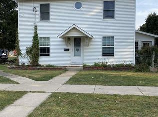 207 9th St, Lacon, IL 61540