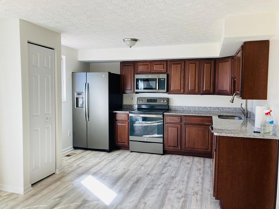 1st image of 9181 Sheffield Hunt Ct