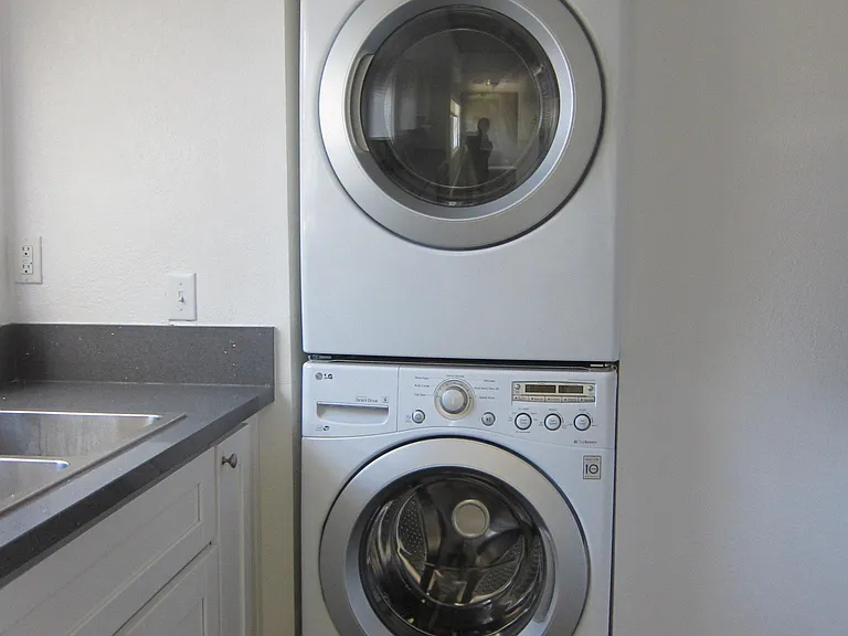 488 N Michigan Ave #1 — Photo 2