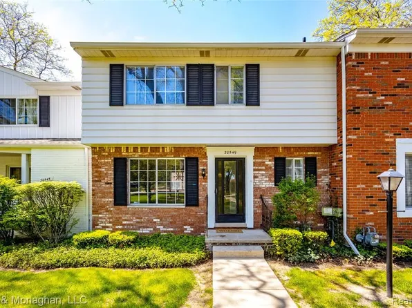 20549 Williamsburg Ct #33, Harper Woods, MI 48225