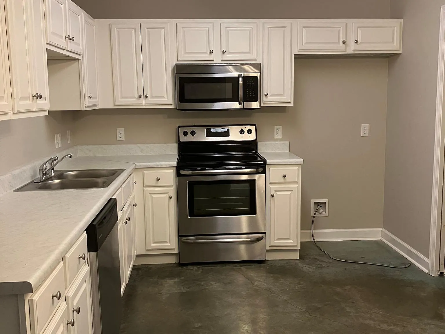 3 bed, 1242 sqft, $1,400 — Photo 4