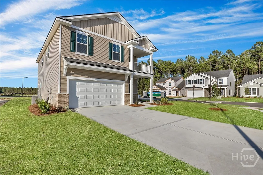 3 bed, 2.5 bath, 2309 sqft, $2,500 — Photo 2