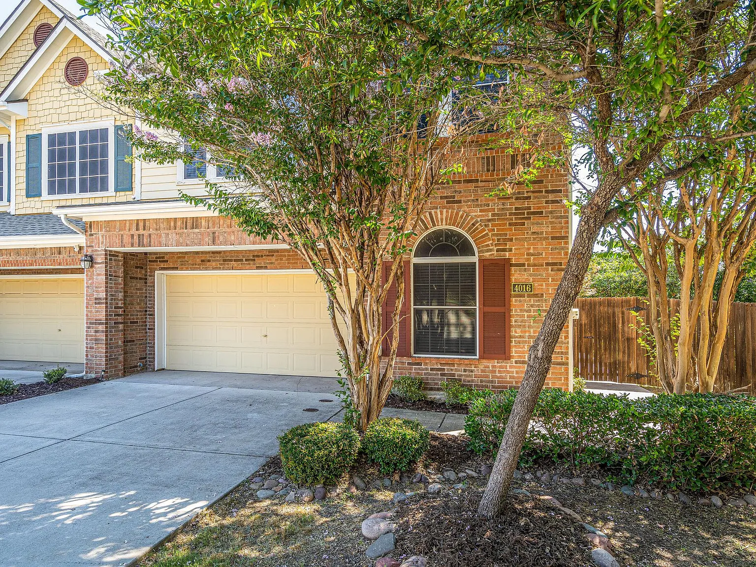4 bed, 2160 sqft, $2,800 — Photo 2