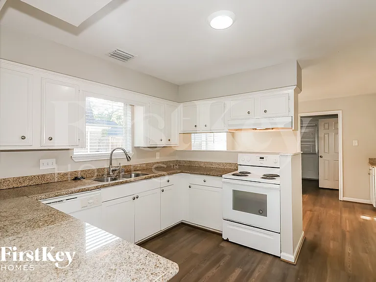 10530 Jaycreek Dr — Photo 5