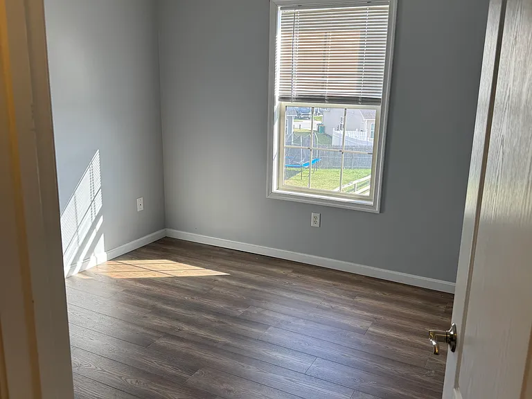 83 Galaxy Dr — Photo 3