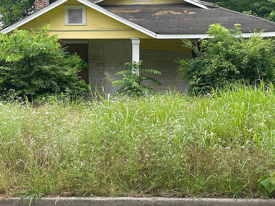 2nd image of 695 E Gage Ave