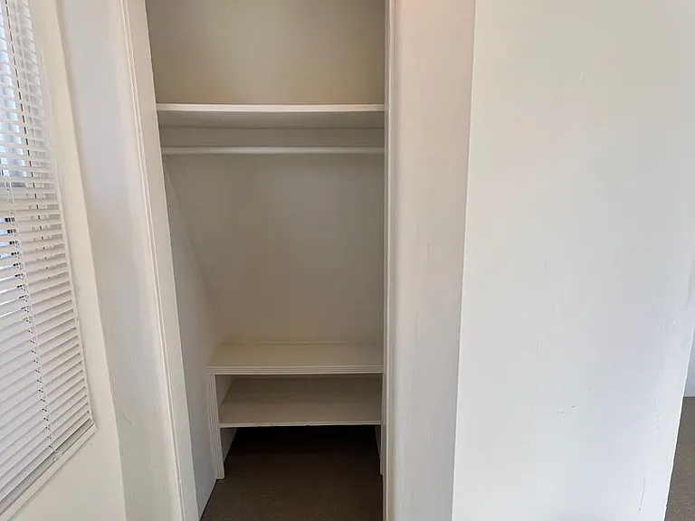 807 Jamaica Ct — Photo 6