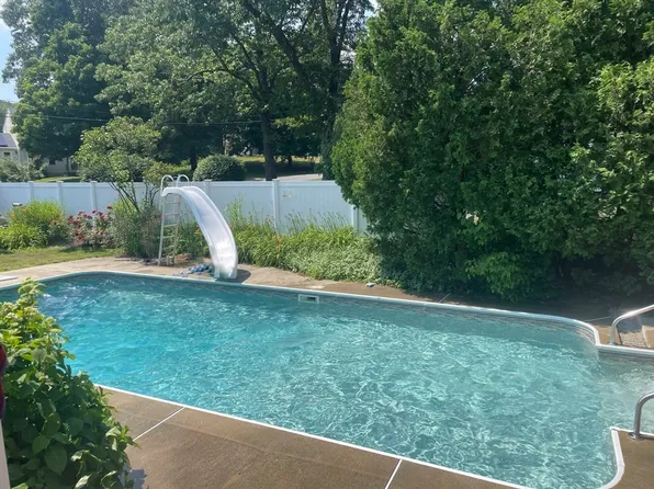 159 Willow St, Acton, MA 01720