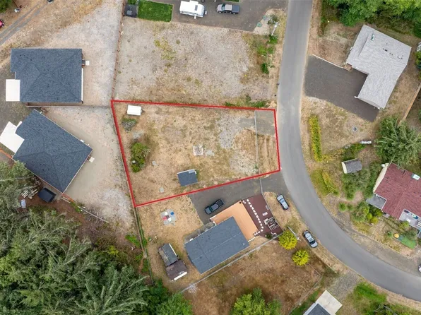 733 Wood Duck Avenue SE, Ocean Shores, WA 98569