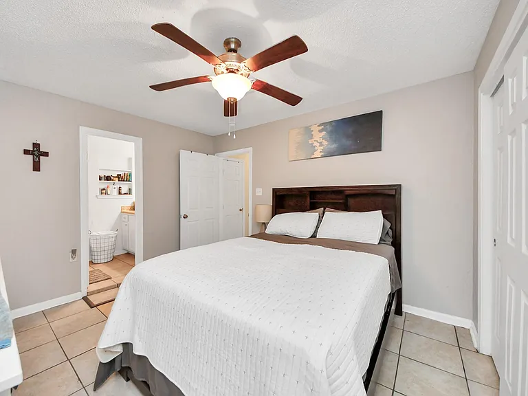 2806 Oak Dr — Photo 23