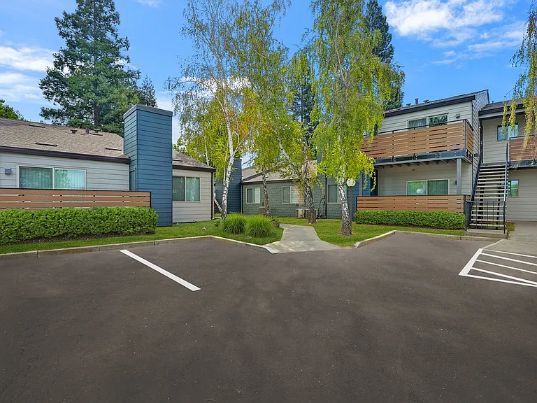 Wind Chase Apartment Homes — Photo 1