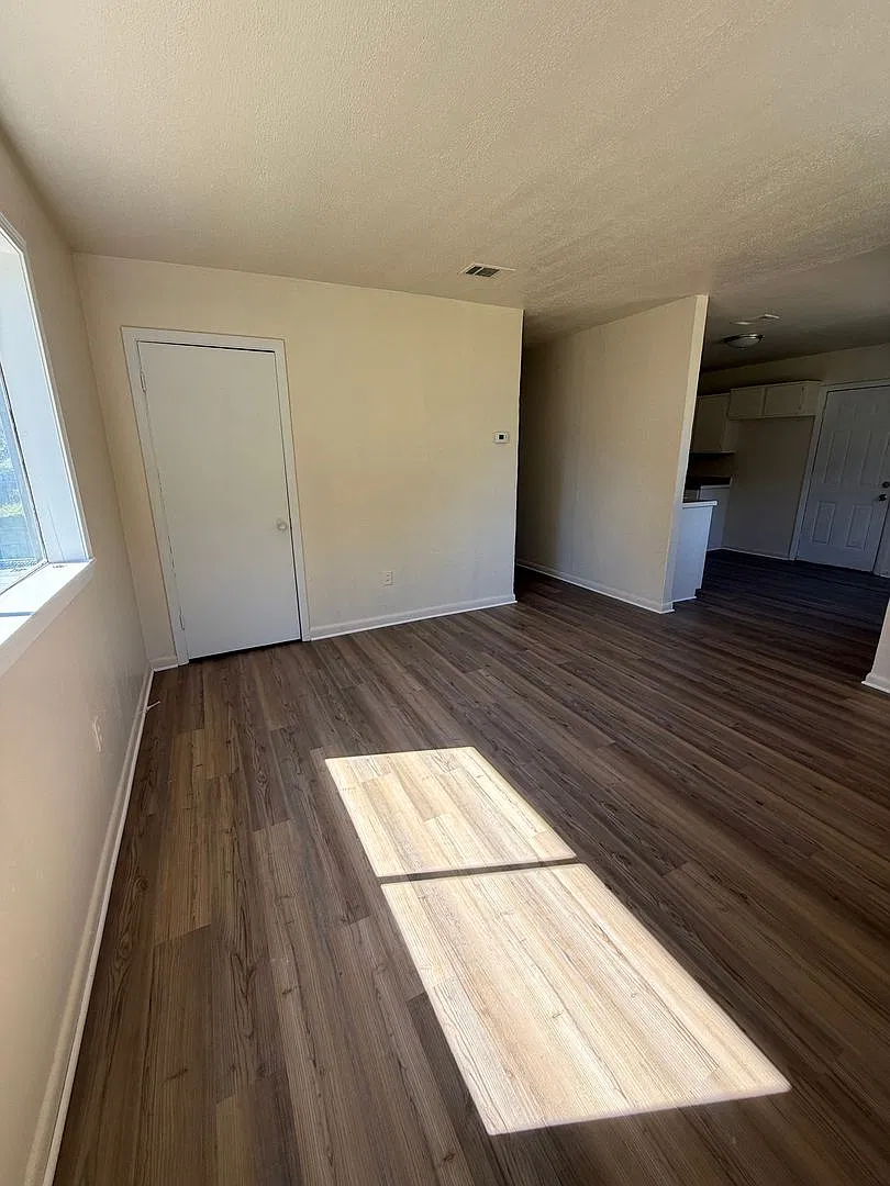 For Lease in Meadowview! — Photo 2